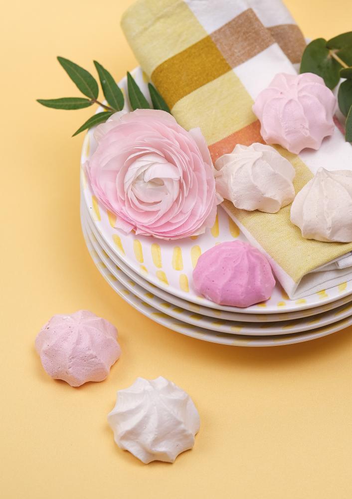 Meringues à la rose