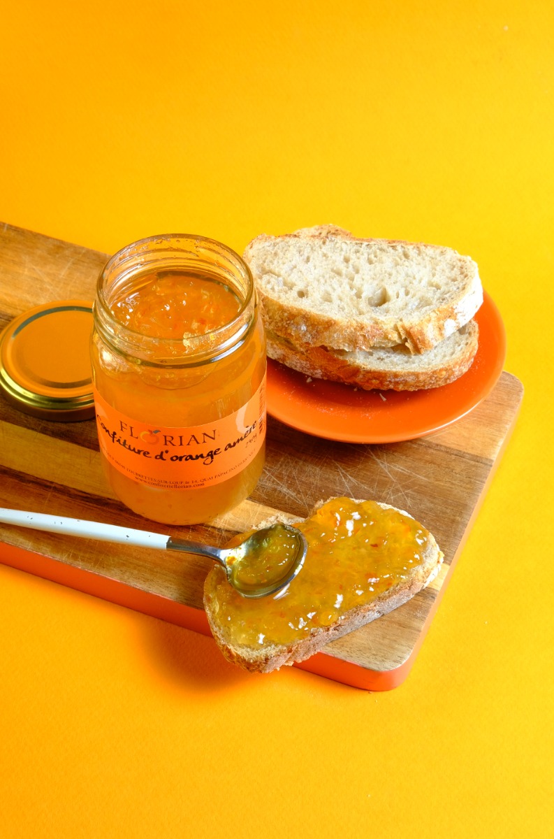 confiture artisanale d'orange amère pour le petit déjeuner